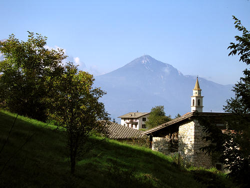 Guardia di Folgaria - il paese dipinto