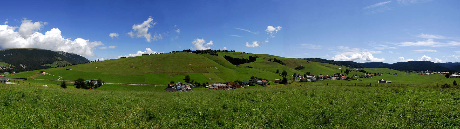 panoramica da Gallio verso il Sisemol, Altopiano di Asiago Sette Comuni