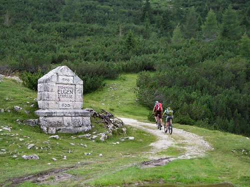 tra la val Galmarara, bivio Munumenti Campo Gallina, bocchetta Portule