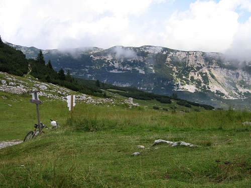 tra la val Galmarara, bivio Munumenti Campo Gallina, bocchetta Portule