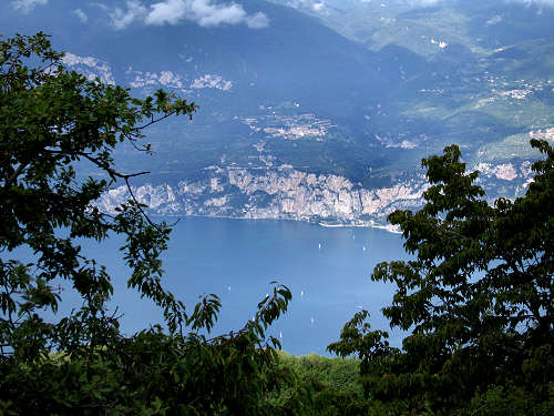 Brenzone, lago di Garda dal monte Baldo