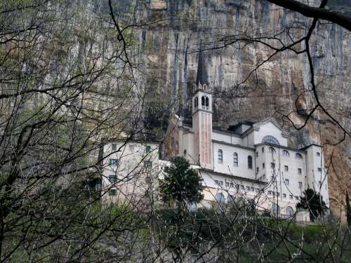 Santuario Madonna della Corona Brentino Belluno Val d'Adige Spiazzi di Ferrara di Monte Baldo