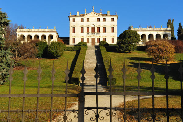 Colli degli Ezzelini, villa Negri-Piovene a Mussolente
