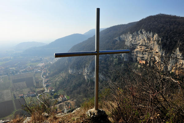 sentiero della Croce del Broion a Lumignano