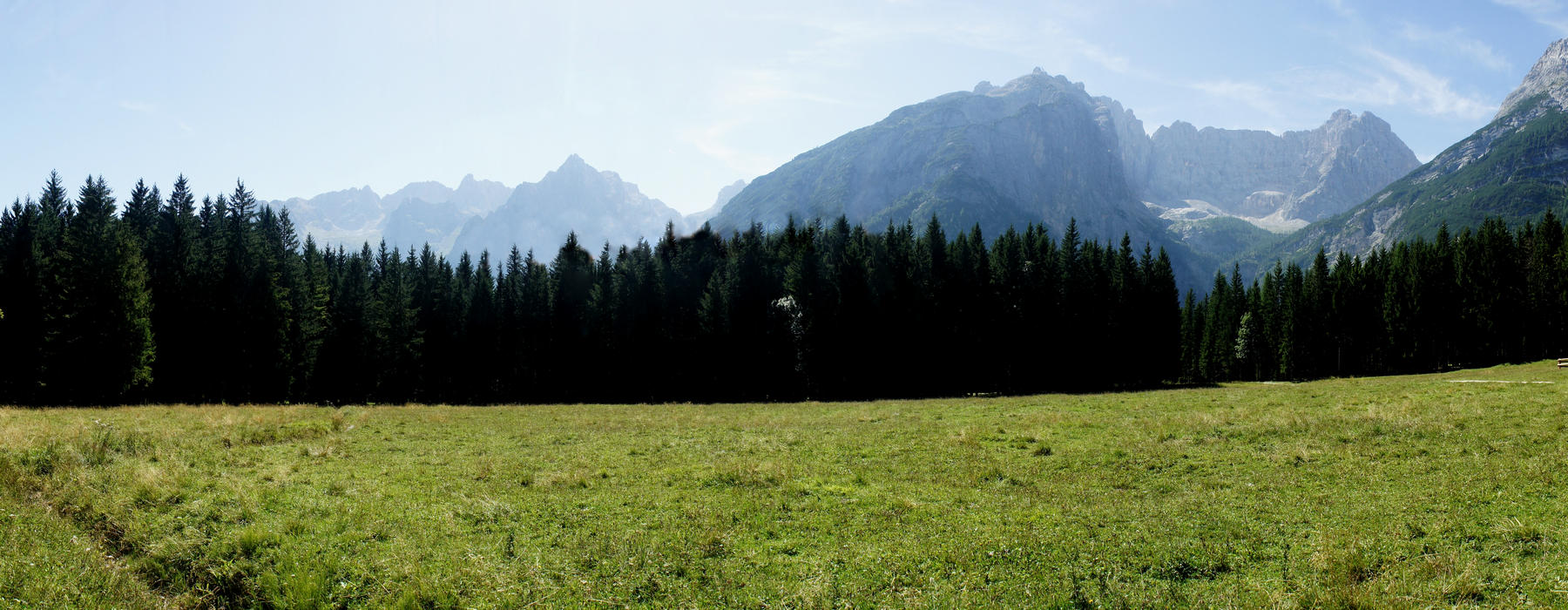Dolomiti, ciclabile Auronzo-Misurina nei pressi di Valbona