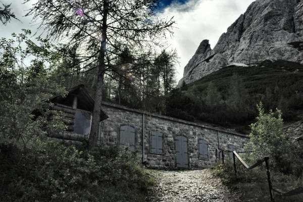 Lorenzago di Cadore, passeggiata dal passo Mauria alla ex Caserma Monte Miaron