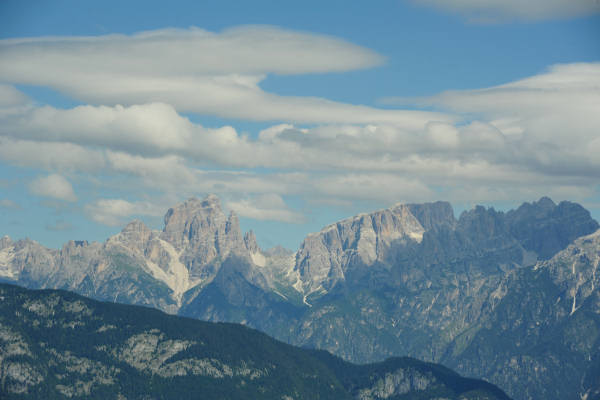 Lorenzago di Cadore, passeggiata dal passo Mauria alla ex Caserma Monte Miaron