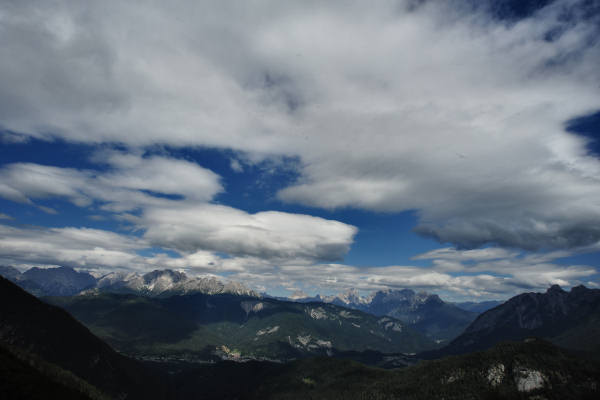 Lorenzago di Cadore, passeggiata dal passo Mauria alla ex Caserma Monte Miaron