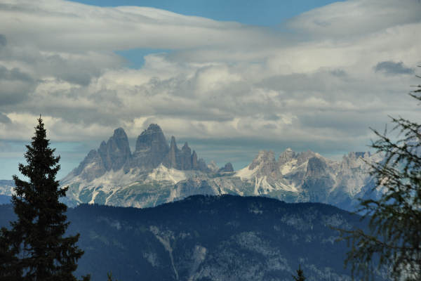 Lorenzago di Cadore, passeggiata dal passo Mauria alla ex Caserma Monte Miaron