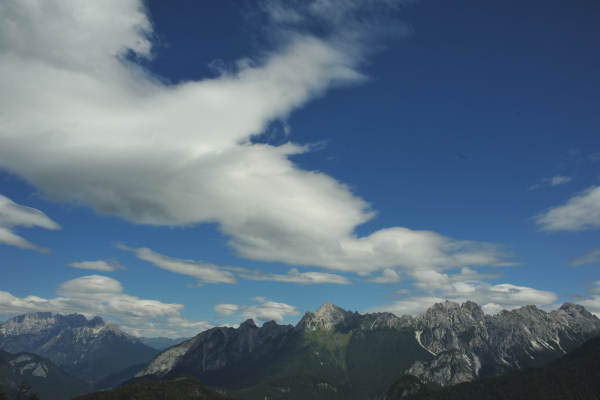 Lorenzago di Cadore, passeggiata dal passo Mauria alla ex Caserma Monte Miaron