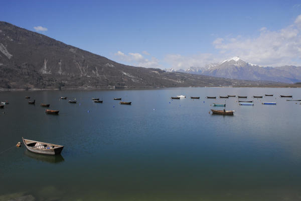 Lago Santa Croce, Farra d'Alpago, Santuario Madonna del Runal