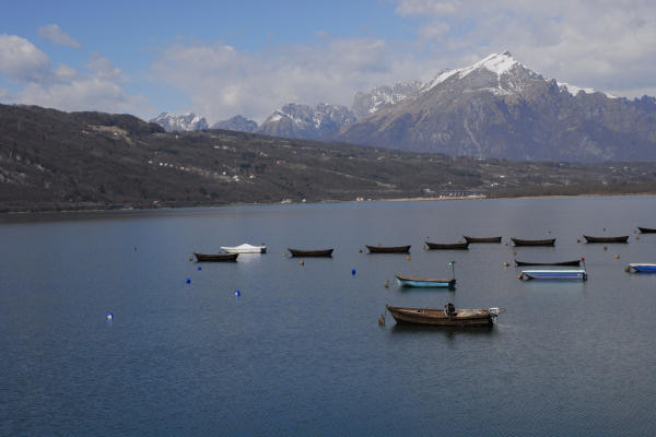 Lago Santa Croce, Farra d'Alpago, Santuario Madonna del Runal