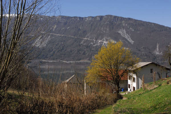 Lago Santa Croce, Farra d'Alpago, Santuario Madonna del Runal
