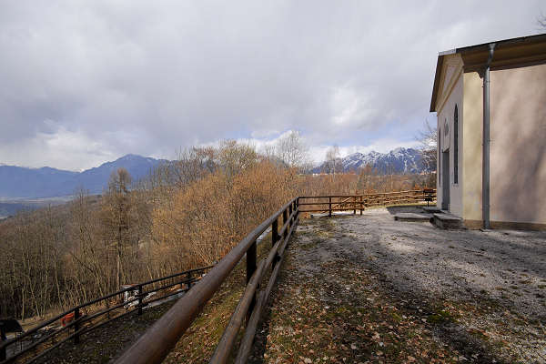 Lago Santa Croce, Farra d'Alpago, Santuario Madonna del Runal