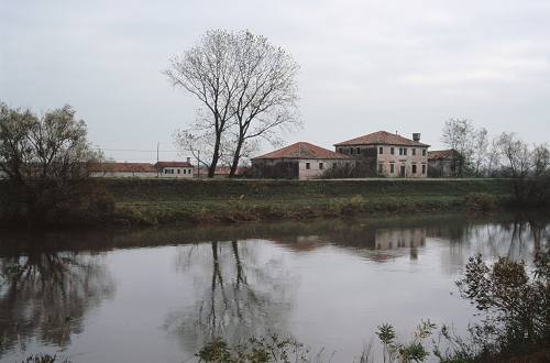 argini verso la laguna