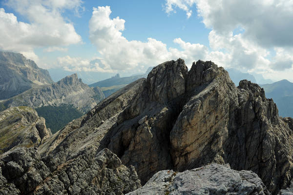 giro dei SetSass con salita a Cima SetSas, passo Valparola rifugio Pralongia