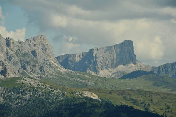 giro dei SetSass con salita a Cima SetSas, passo Valparola rifugio Pralongia