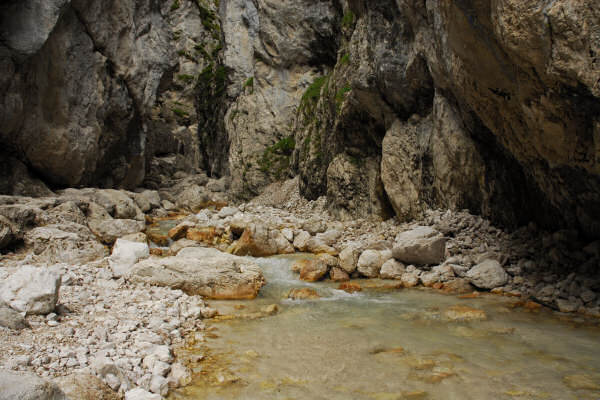 Dolomiti Antelao Val d'Oten Praciadelan Capanna Alpini Cascata Pile