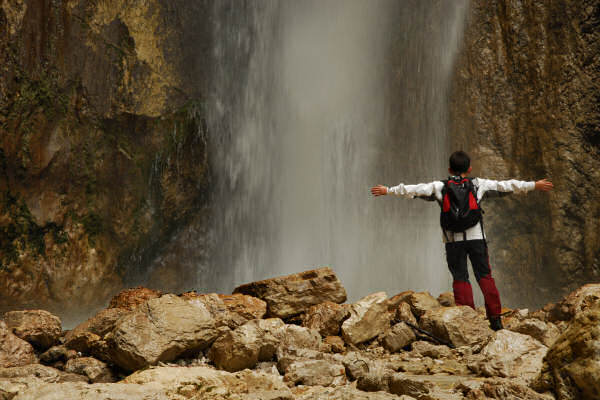 Dolomiti Antelao Val d'Oten Praciadelan Capanna Alpini Cascata Pile