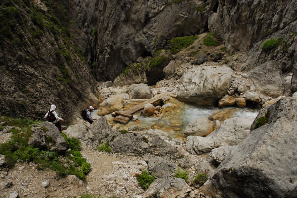 Dolomiti Antelao Val d'Oten Praciadelan Capanna Alpini Cascata Pile