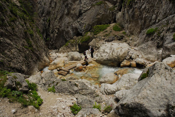 Dolomiti Antelao Val d'Oten Praciadelan Capanna Alpini Cascata Pile