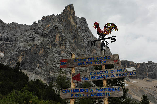Dolomiti, sentiero passo Tre Croci rifugio Vandelli lago di Sorapiss
