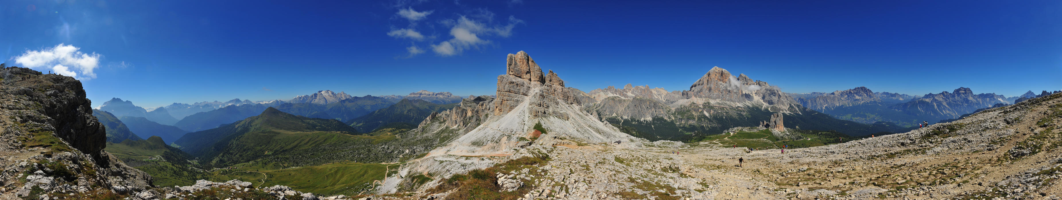 Dolomiti, panoramica dai pressi del rifugio Nuvolau