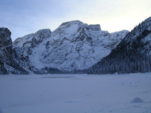 lago di Braies e Croda del Becco