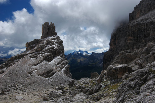 Tofana di Rozes - rifugio Cantore e Croda da Lago