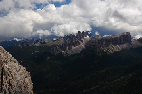 Tofana di Rozes -  rifugio Cantore e Croda da Lago