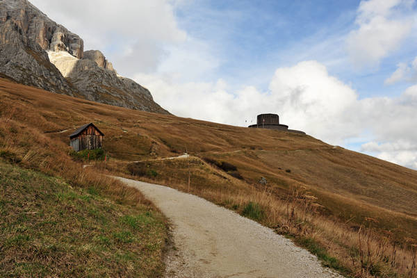 Dolomiti, passo Pordoi, Sacrario Militare Germanico del Pordoi