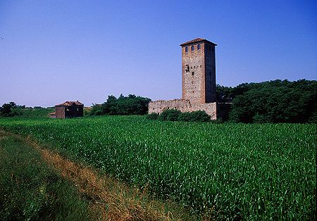 Torre marchionale lungo il fiume Frassine a Este