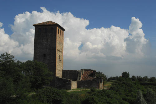 Torre marchionale lungo il fiume Frassine a Este