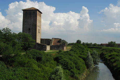 Torre marchionale lungo il fiume Frassine a Este