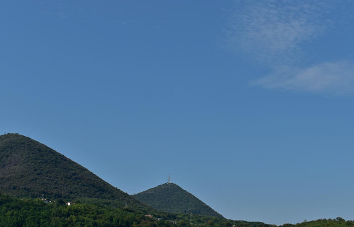 Colli Euganei campagna euganea fiume Bacchiglione, giro cicloturistico Monteortone Monterosso Castello San Martino dela Vaneza Cervarese Santa Croce Praglia