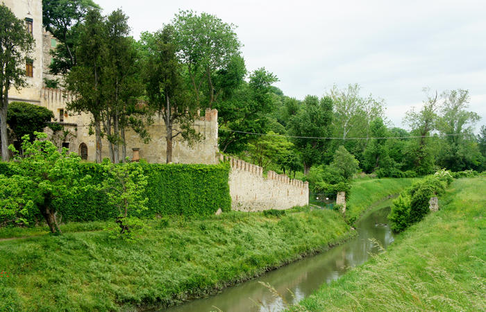 Colli Euganei, giro cicloturistico settore sud-est, Battaglia Terme, Arquà Petrarca, Monselice, Castello del Catajo