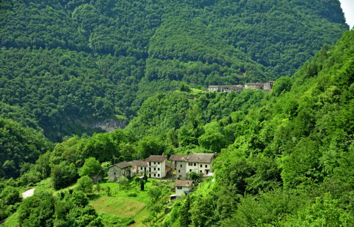 Incino di Rocca di Arsiè, sul Col del Gallo tra il lago di Corlo e Cismon del Grappa