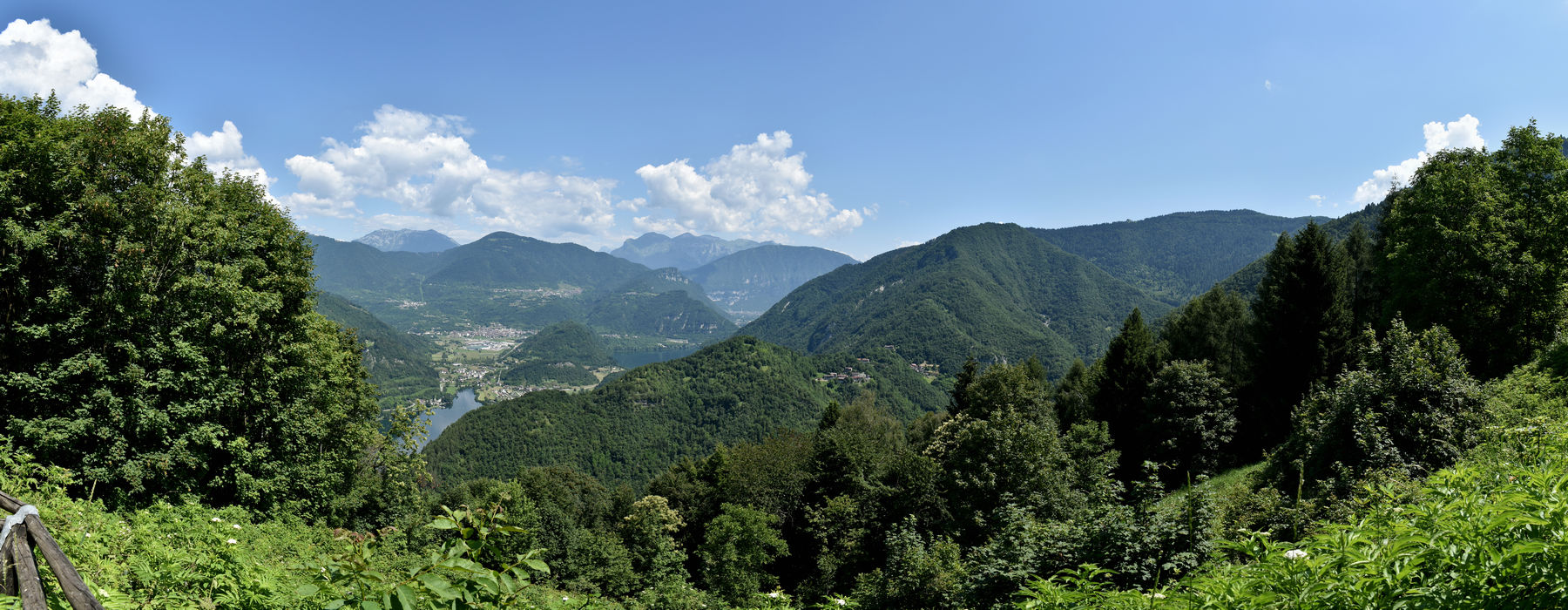 Val Carazzanngo e lago di Corlo da Case Bernardi