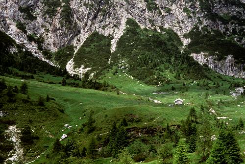 Val Canzoi - casera Cimonega Pian de la Regina