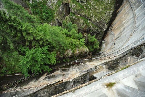 diga idroelettrica sulla forra del torrente Lumiei e lago di Sauris
