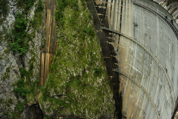 diga idroelettrica sulla forra del torrente Lumiei e lago di Sauris