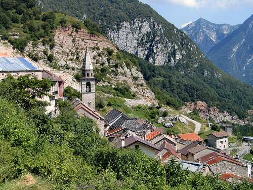 Casso nella valle di Vajont - Erto e Casso e la diga di Vajont
