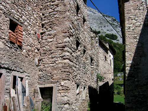 Casso nella valle di Vajont - Erto e Casso e la diga di Vajont