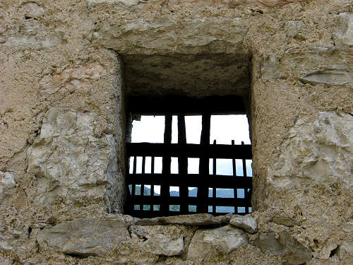 l'antico paese di Casso nella valle del Vajont - Erto e Casso