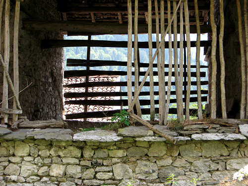 dettagli a Casso - Erto e Casso - Diga Vajont