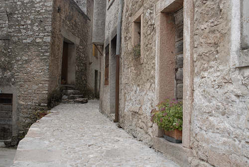 dettagli a Casso - Erto e Casso - Diga Vajont