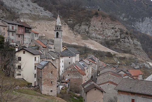 dettagli a Casso - Erto e Casso - Diga Vajont
