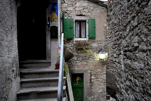 dettagli a Casso - Erto e Casso - Diga Vajont