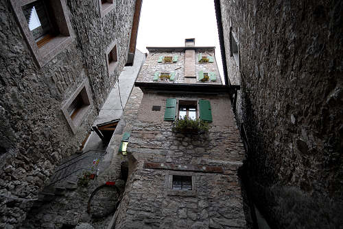 dettagli a Casso - Erto e Casso - Diga Vajont