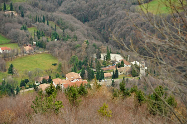 Covolo, sentiero Punta Frontal monte Scalare, valle San Liberale